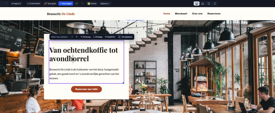 De sitebuilder: een geselecteerd tekstblok met de bewerkbalk erboven, in een demosite van een brasserie